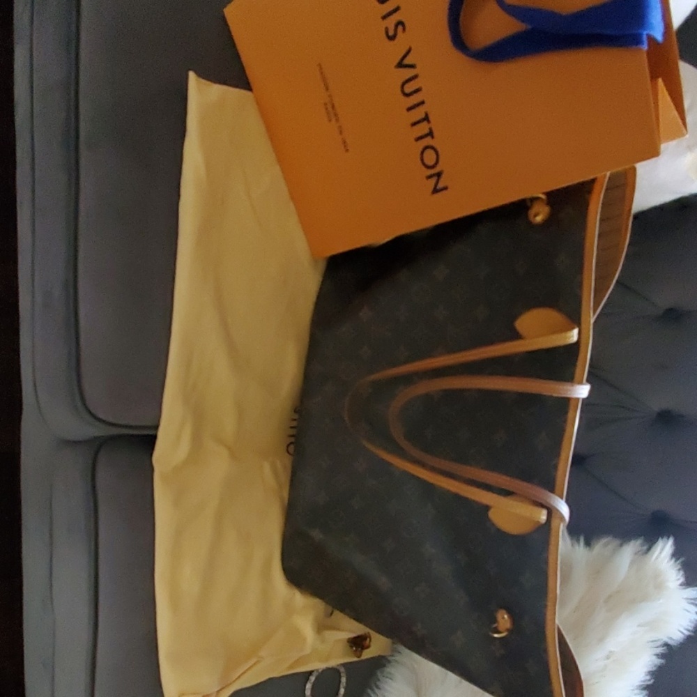 100% authentic Louis Vuitton Neverfull GM